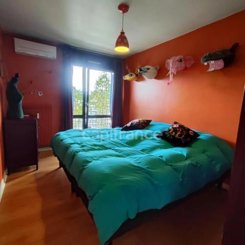 Dernier étage – T3 de 81 m² – Vue montagnes – Grand balcon – Isolation extérieure payée