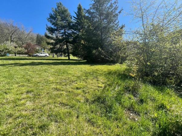 Terrain - 712m² vue dégagée - Sur les hauteurs d'Amberieu-en-Bugey