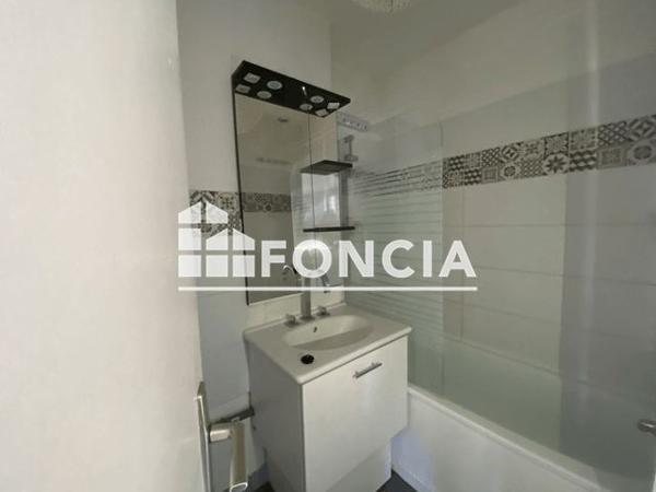 Location Appartement 2 pièces 40.47 m² - 12/14 RUE DE LA REPUBLIQUE Honfleur 14600