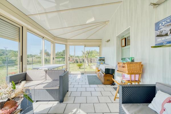 Maison de plain-pied de 135 m² à vendre - 4 chambres - 1 bureau - 7 pièces TONNAY CHARENTE (17)