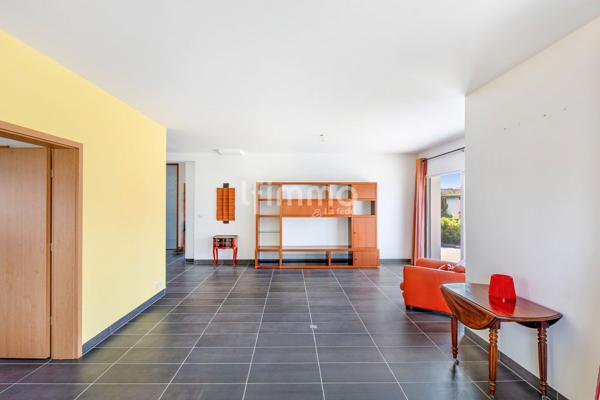 Villa avec piscine, parc paysager et prestations premium. Kembs