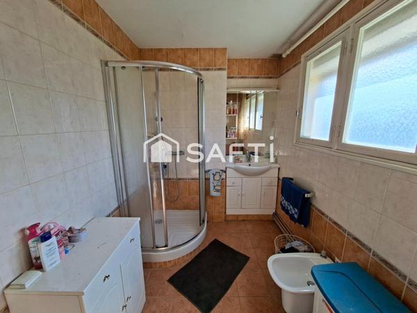 Maison 5 pièces sur un terrain de 353 m².