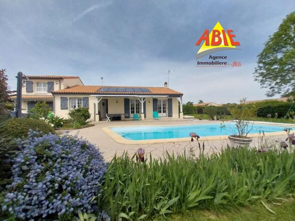 Maison  6 pièce(s)  4 chambre(s)  131 m²