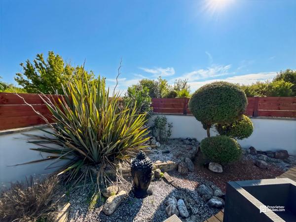 Ambarès ? Maison familiale 4 chambres avec piscine et vaste séjour lumineux