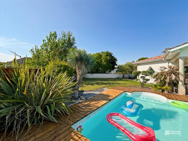Ambarès ? Maison familiale 4 chambres avec piscine et vaste séjour lumineux