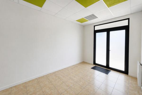 BEGLES LOCAL PROFESSIONNEL OU COMMERCIAL IDEALEMENT PLACE