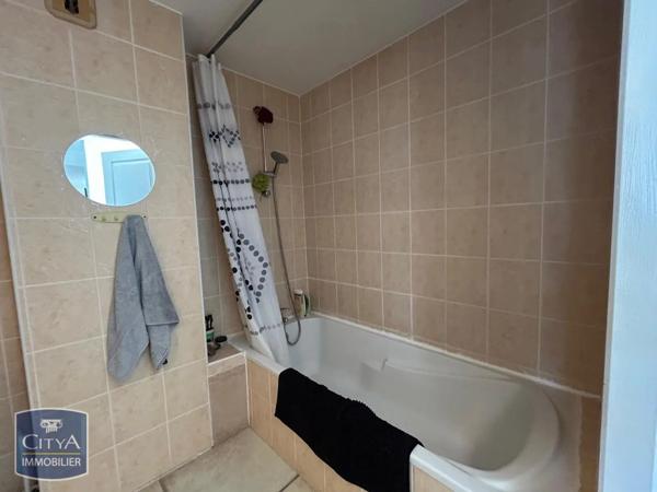Appartement à louer 3 pièces 73.52m² Nîmes (30000)