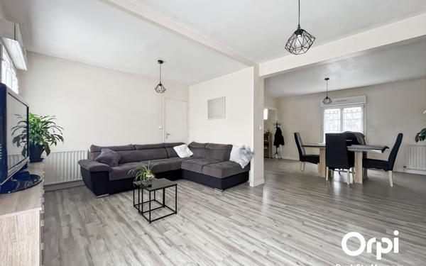 Maison à vendre    6 pièces • 120,64 m2 Pont-Sainte-Maxence