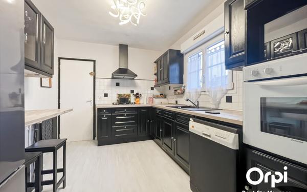 Maison à vendre    6 pièces • 120,64 m2 Pont-Sainte-Maxence