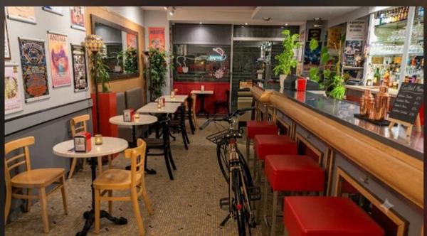 Vente                                                      Immeuble
                        
                     8 pièces                      310 m2                     à Nantes