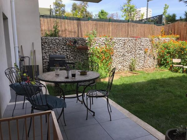 Un appartement comme une maison:T3 récent avec jardin de 43m2 au calme.