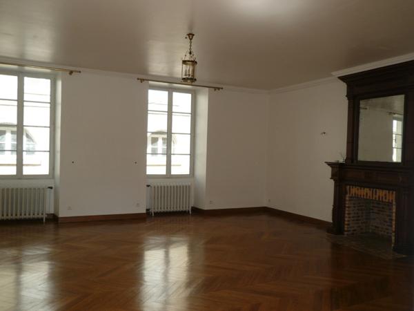 ⚜ APPARTEMENT DE STANDING Pièce à Vivre Spacieuse - COGNAC Beau Quartier ⚜