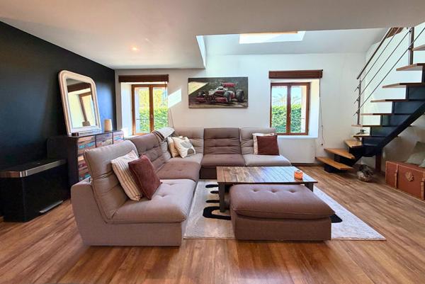 Appartement duplex 5 pièces à Linas -Jardin privé et petite copropriété à Linas