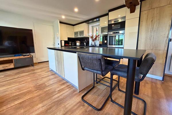 Appartement duplex 5 pièces à Linas -Jardin privé et petite copropriété à Linas