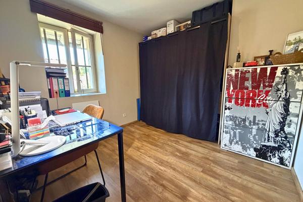 Appartement duplex 5 pièces à Linas -Jardin privé et petite copropriété à Linas