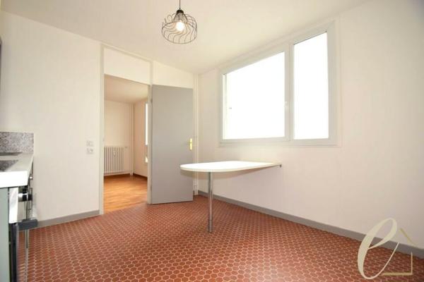 LYON 8eme / Etats-Unis – Appartement T4 de 81 m² vue dégagée et entièrement rénové