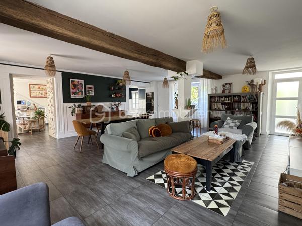 Maison en pierre de 240 m²