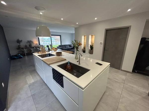 Location Maison 5 pièces 135 m2 à Montlebon