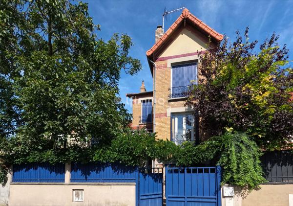 Belle meulière au cachet intemporel