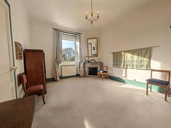 Superbe Maison de Maître de 1910  12 Pièces avec Beau Terrain Arboré