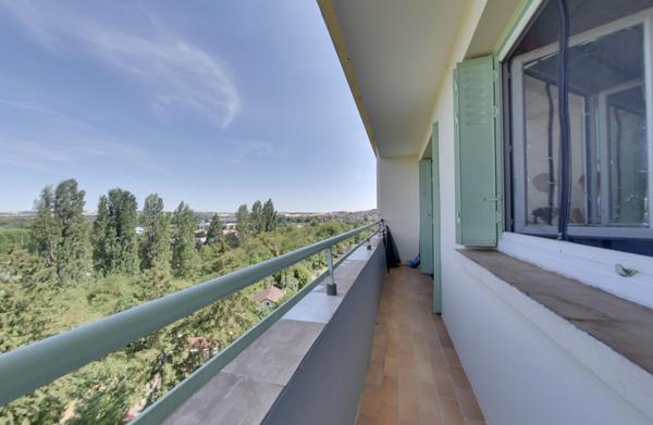 Appartement 4 pièces, Balcon, 3 chambres, ascenseur, résidence sécurisée