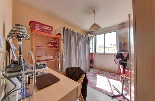 Appartement 4 pièces, Balcon, 3 chambres, ascenseur, résidence sécurisée