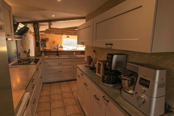 Belle Maison de caractère en pierre avec piscine et terrain de 7.5 ha - Proche de Castillonnès (47)