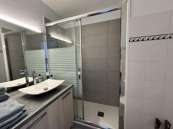 Studio
                                                                                                                                                                                                                                                                                                                        1 pièce(s)                                                                                                                                                                                                                                                                                                                              28.78  m²