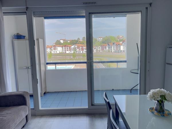 Studio
                                                                                                                                                                                                                                                                                                                        1 pièce(s)                                                                                                                                                                                                                                                                                                                              28.78  m²