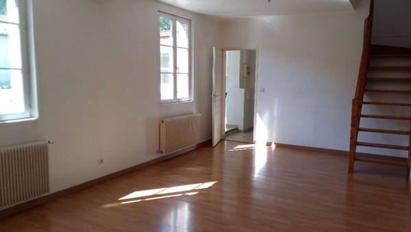 Maison 2 pièces 59.05m2 avec jardin, cave et garage - proche gare