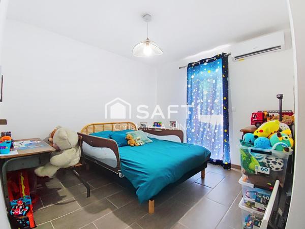 Maison familiale lumineuse avec jardin et piscine