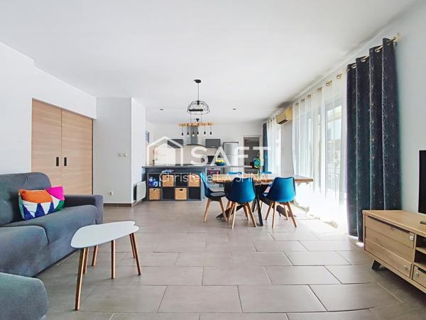 Maison familiale lumineuse avec jardin et piscine