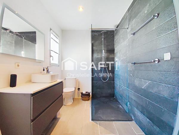 Maison familiale lumineuse avec jardin et piscine