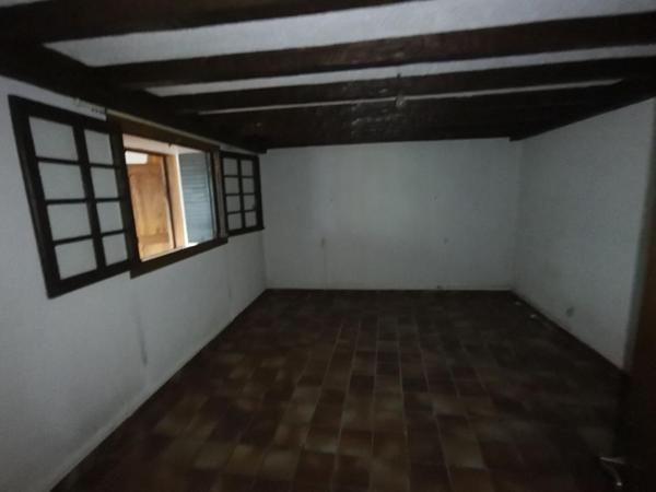 Maison Ales 14 pièce(s) 174 m2   900 M2 DE TERRAIN dans une impasse