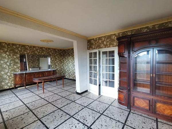 Maison Ales 14 pièce(s) 174 m2   900 M2 DE TERRAIN dans une impasse