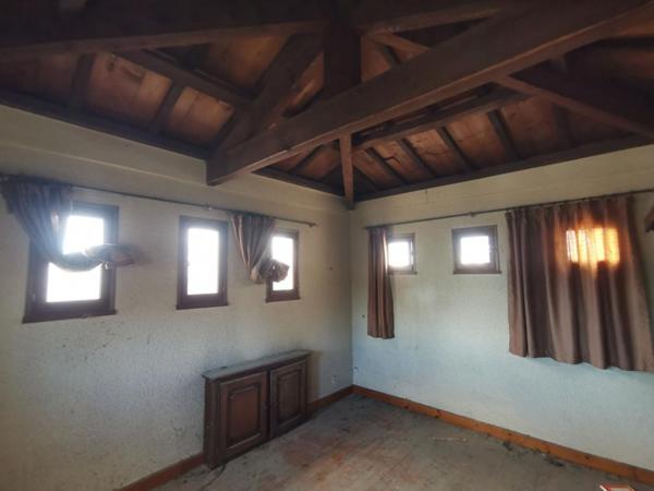 Maison Ales 14 pièce(s) 174 m2   900 M2 DE TERRAIN dans une impasse