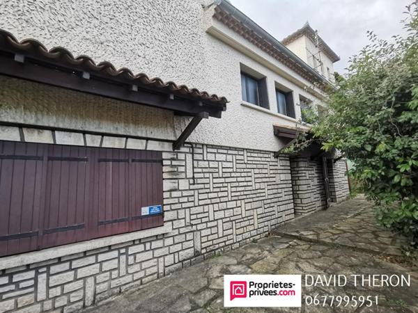 Maison Ales 14 pièce(s) 174 m2   900 M2 DE TERRAIN dans une impasse