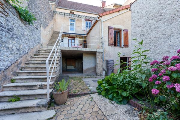 Maison Chagny 5 pièce(s) 158 m2 avec  4 chambres.