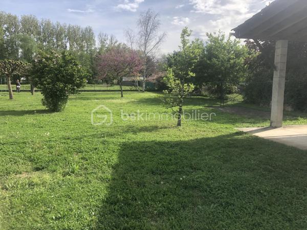Terrain de 812 m²