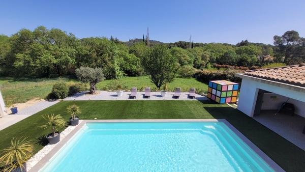 Propriété contemporaine  de 360 m² Maison, annexe, Bureau-Atelier sur 3500m²