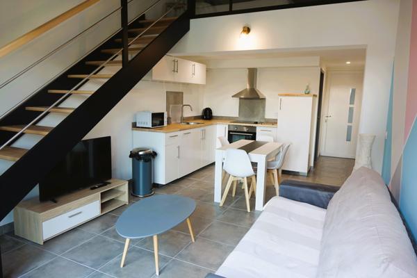Propriété contemporaine  de 360 m² Maison, annexe, Bureau-Atelier sur 3500m²