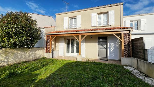 Maison rénovée au centre-ville de Saint Sulpice De Royan