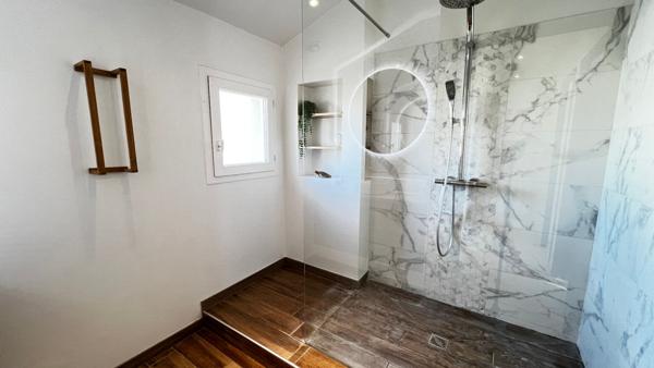 Maison rénovée au centre-ville de Saint Sulpice De Royan