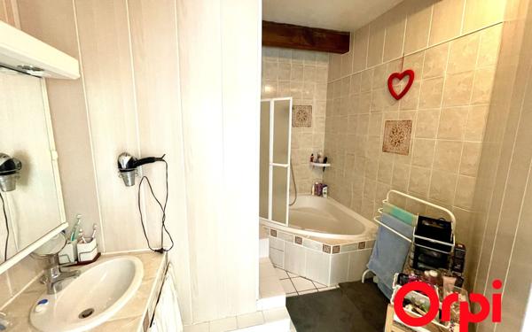 Appartement à vendre    3 pièces • 70 m2 Montigny-le-Bretonneux