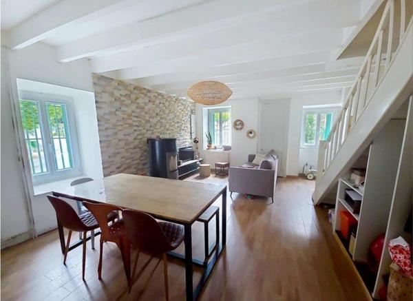 Parfaite pour la vie de famille : une maison à Artas