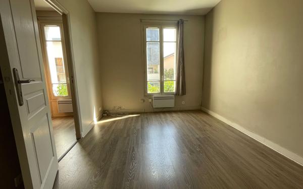 Appartement à vendre    2 pièces • 40,09 m2 Antony