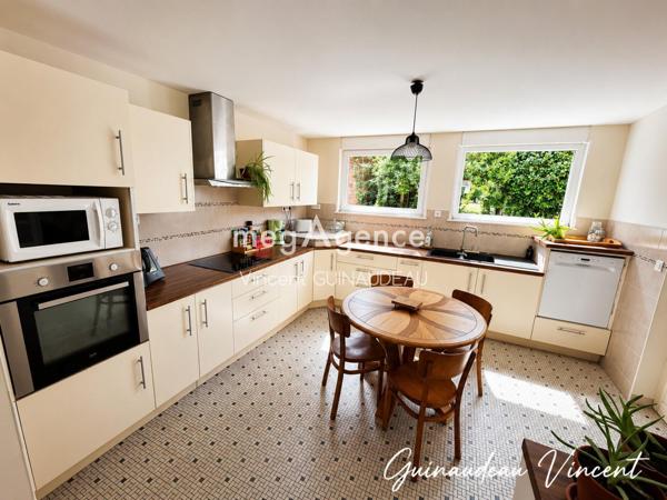 Maison à VILLEDIEU-LA-BLOUERE, 49450 - 7 pièces 130m²