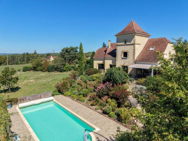 Maison contemporaine - Gourdon Secteur Gourdon - Ravissante et spacieuse Demeure Contemporaine avec pigeonnier sur 4807 m² arborés avec piscine et belle vue