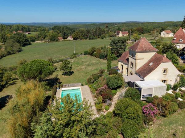 Maison contemporaine - Gourdon Secteur Gourdon - Ravissante et spacieuse Demeure Contemporaine avec pigeonnier sur 4807 m² arborés avec piscine et belle vue