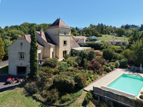 Maison contemporaine - Gourdon Secteur Gourdon - Ravissante et spacieuse Demeure Contemporaine avec pigeonnier sur 4807 m² arborés avec piscine et belle vue